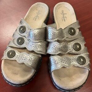 Clarks sandals size 7